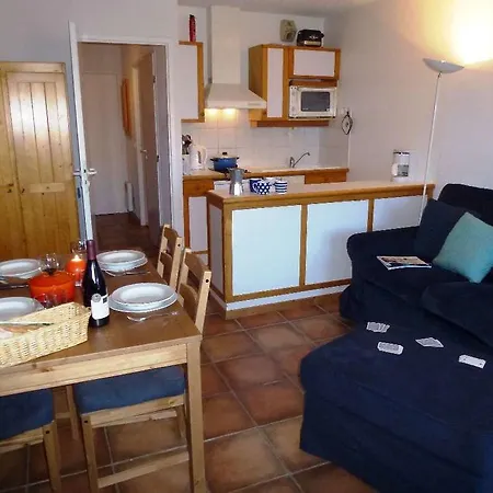 Apartment 8c3